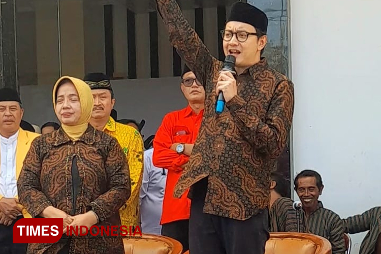 Dion Agasi Setyabudi memilih mendampingi Yuli Hastuti pada gelaran Pilkada Kabupaten Purworejo. (Foto: Hery Priyantono/ TIMES Indonesia) 