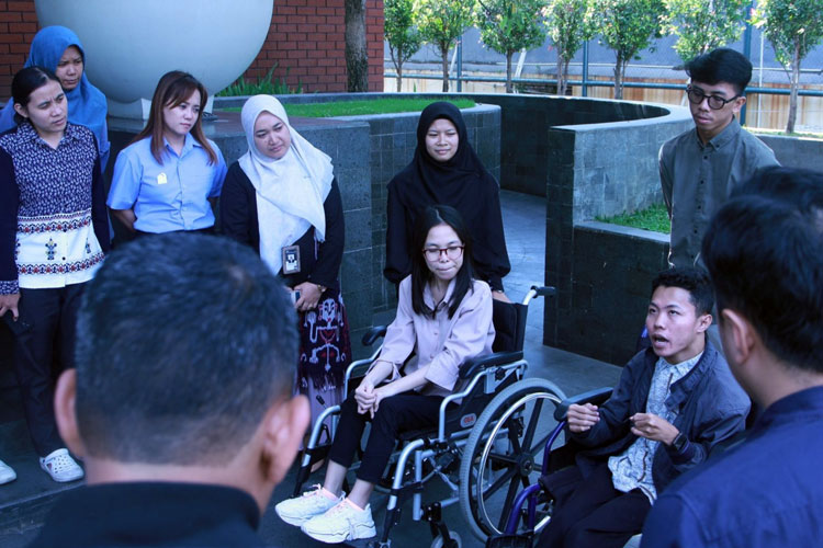 Salah satu rangkaian pelatihan disability awareness bagi Tendik yang digelar DIPP UB. (Foto: Humas UB)