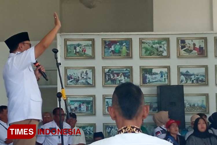 Sambutan Suyatno, Ketua DPC Partai Gerindra Cilacap. (FOTO: Estanto Prima Yuniarto/TIMES Indonesia)
