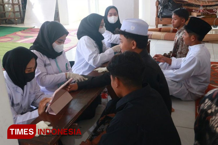 cek-tanda-tanda-vital-santri.jpg