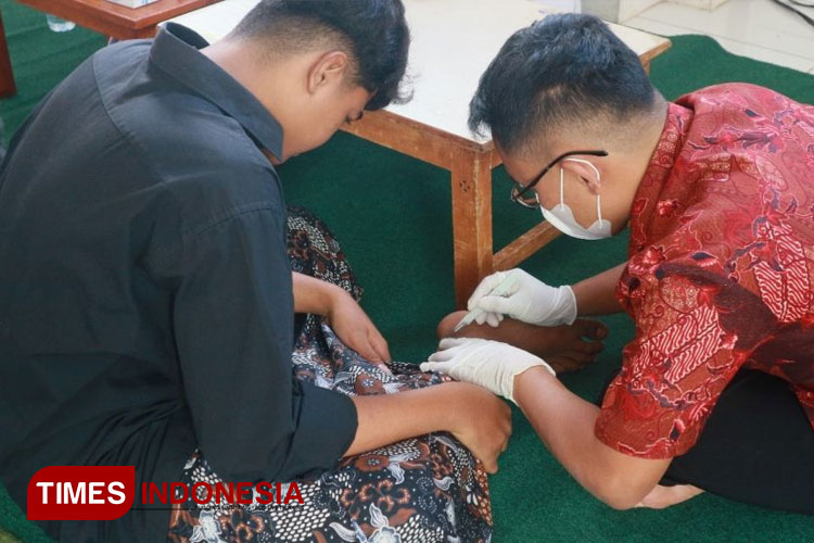 Scrapping dan pengambilan sampel. (FOTO: AJP TIMES Indonesia)
