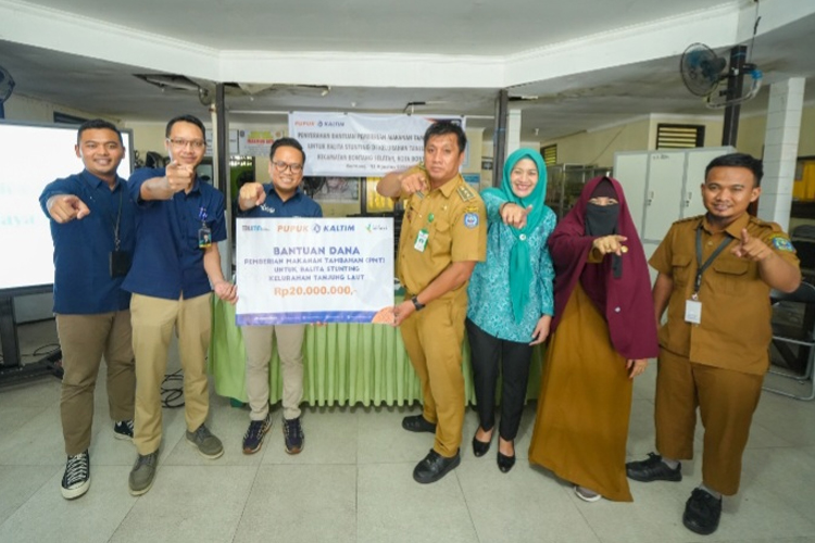 Pastikan Pemenuhan Gizi Anak, Pupuk Kaltim Salurkan PMT Pemulihan Bagi Baduta Berisiko Stunting di Tanjung Laut