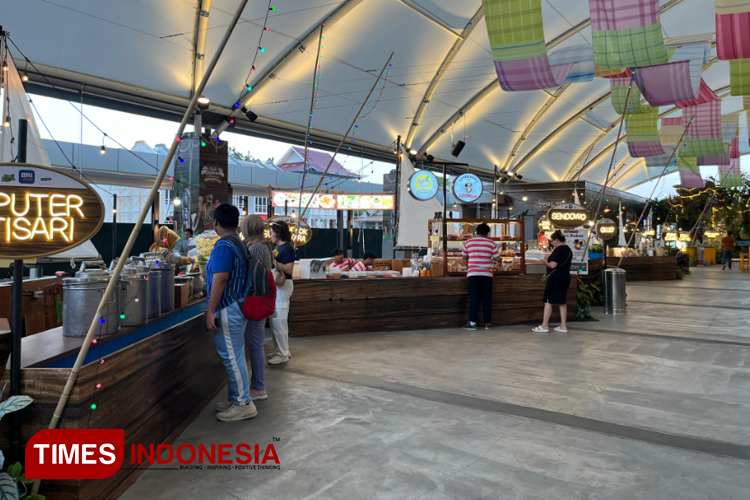 Suasana Pesta Bakaran oleh Pakuwon City Mall, di The Courtyard Pakuwon City Mall. Acara ini berlangsung hingga 15 September 2024. (FOTO: Nadya Shafira Putri/TIMES Indonesia)