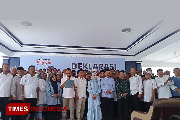 Para mantan Kades di Kabupaten Serang deklarasikan dukungan Zakiyah-Najib. (Foto: Muhammad Uqel/TIMES Indonesia)