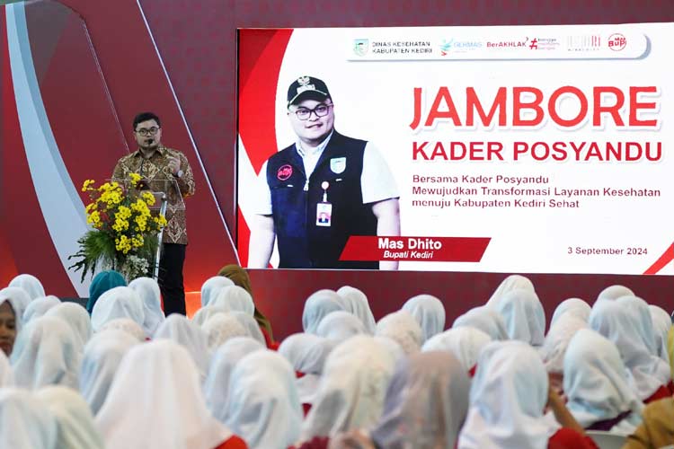 Bupati Kediri saat membuka Jambore Kader Posyandu di Convention hall SLG (Foto/Diskominfo Kabupaten Kediri)