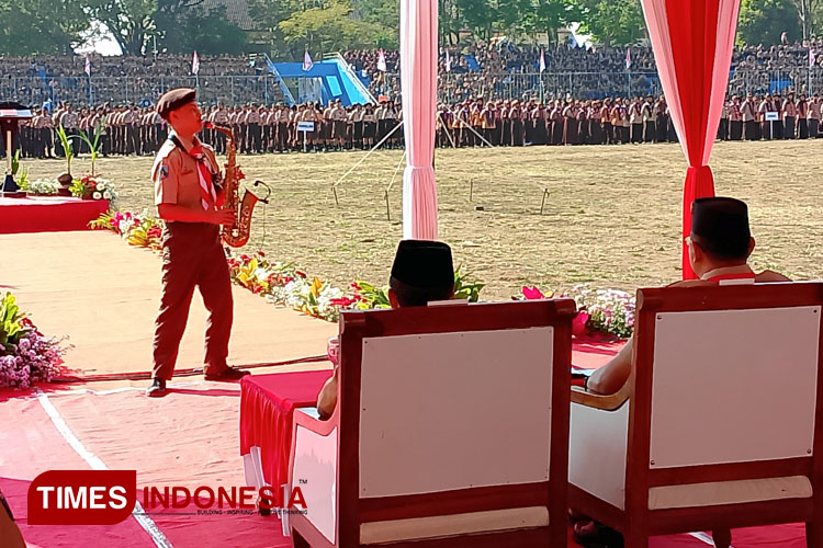 Pramuka yang Ahli Bermain Saxophone Ternyata Juga Suka Berlatih Tinju