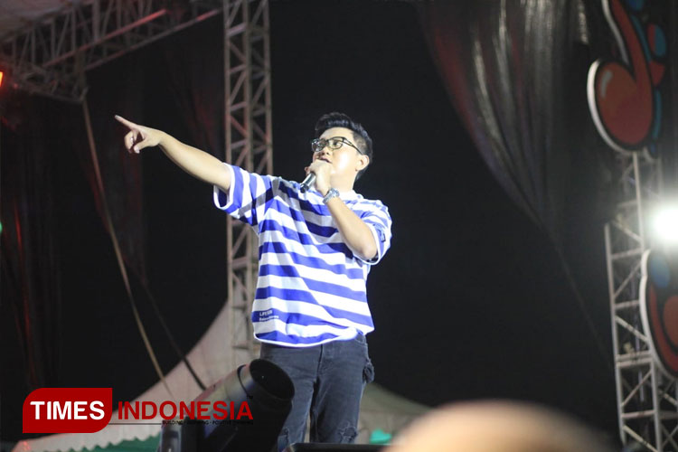 Denny Caknan dan Tiara Andini Tampil Memukau di Dialog Cinta Fest Jombang