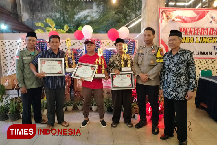 juara-umum-lomba-lingkungan-RT.jpg