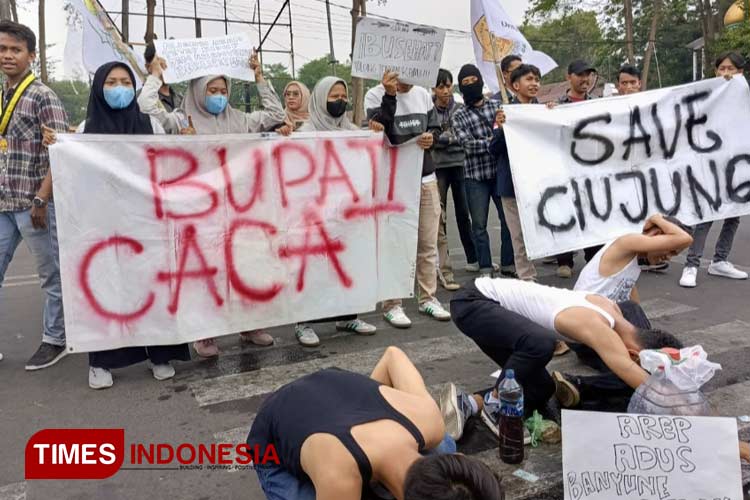 Mahasiswa dan Pemuda Tuntut Pemkab Serang Atas Pencemaran Sungai Ciujung