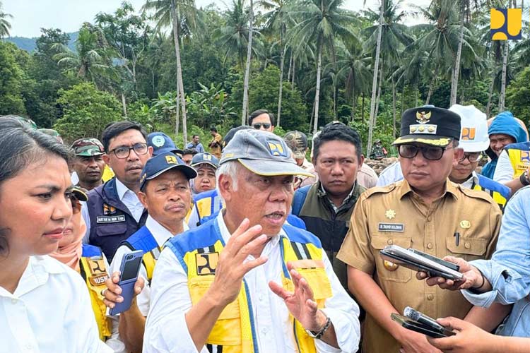 Selesai Dibangun, Menteri PUPR RI Tinjau Pasar Rakyat Jailolo di Halmahera Barat