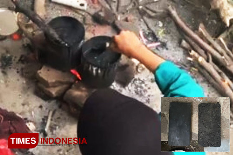 Proses pembuatan paving block dari limbah plastik. (FOTO: AJP TIMES Indonesia)