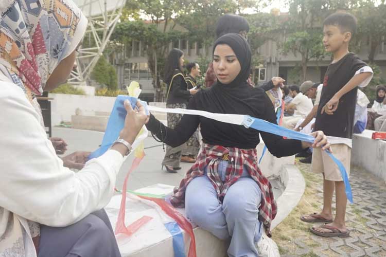 FIB Unair Ajak Mahasiswa Internasional Padukan Budaya dengan Lingkungan