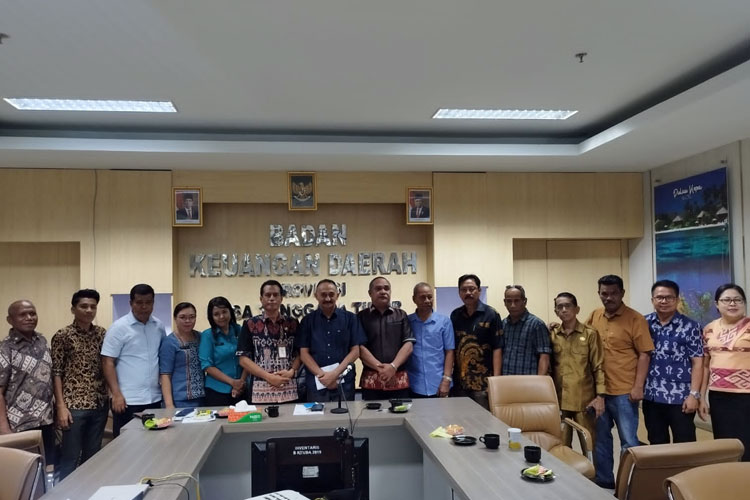 Usai kegiatan evaluasi dan konsultasi RAPBD Perubahan Kab. Sumba Timur 2024 Pemkab Sumba Timur dan Pemprov NTT. (FOTO: Protokol Setda Sumba Timur)