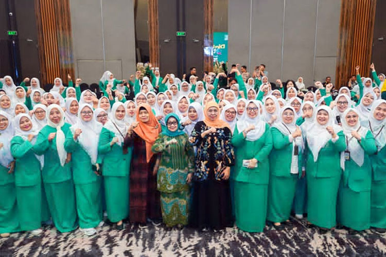 Pesan Khofifah di Konferwil Fatayat NU Jatim: Jadilah Game Changer yang Inspiratif dan Inovatif