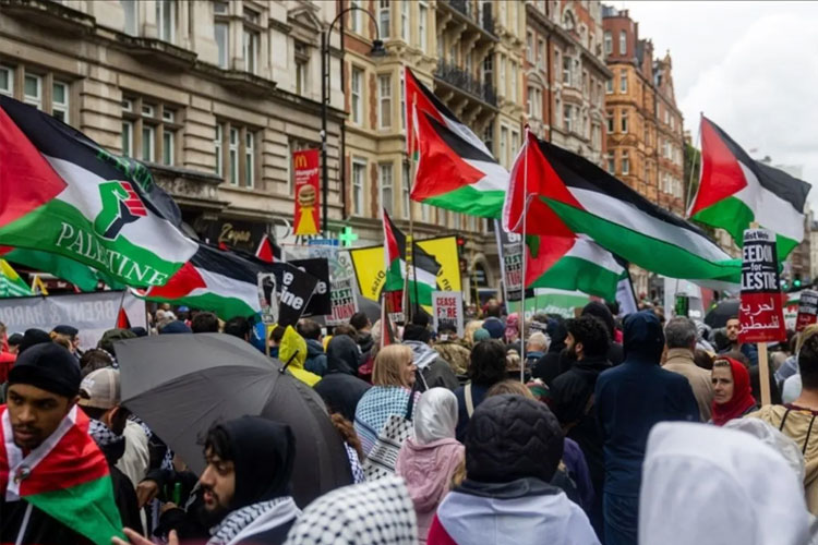 Ribuan Demonstran di London Desak Gencatan Senjata di Gaza dan Hentikan Ekspor Senjata ke Israel