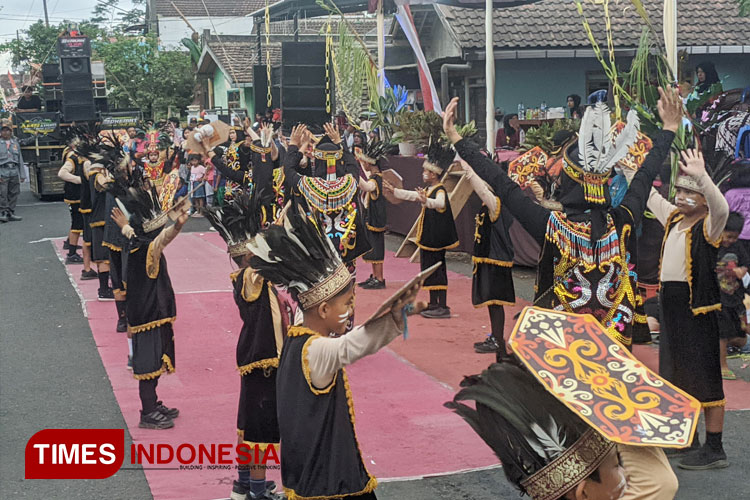 Parade-SDI-Hasanuddin-Dilem-01-dengan-Flare-3.jpg