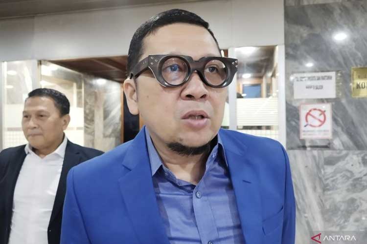 Ketua Komisi II DPR RI Ahmad Doli Kurnia di Kompleks Parlemen, Jakarta, Senin (9/9/2024). (Foto: ANTARA/Bagus Ahmad Rizaldi)