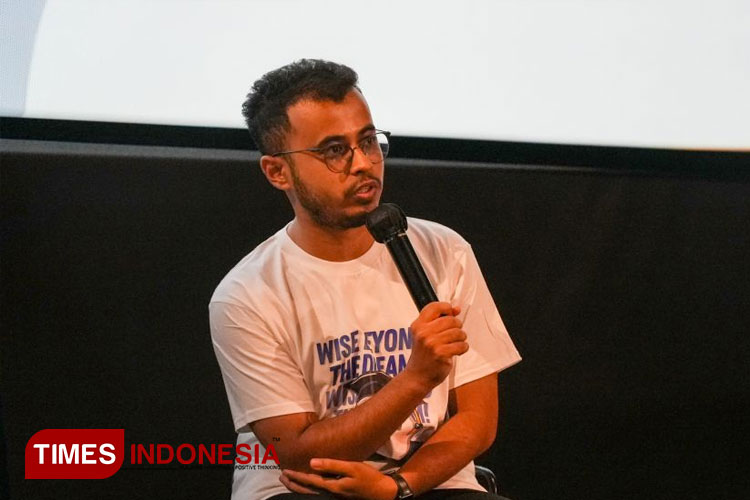 Foto A : Zeinel Arfin Sadiq, S.I.Kom., saat memaparkan filosofi tagline Wise Beyond the Dream. (FOTO: AJP TIMES Indonesia)