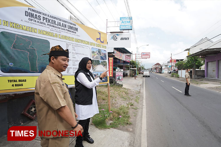 Bupati Ipuk Pastikan Proyek Infrastruktur di Bangorejo Sesuai Target