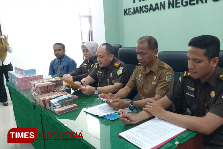 Tersangka Korupsi di Gresik Kembalikan Kerugian Negara Rp1,4 Miliar