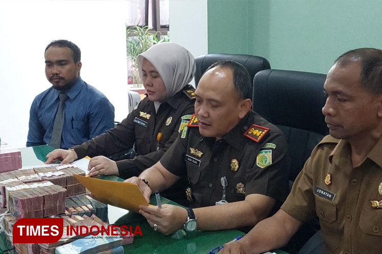 Kejari Gresik Belum Menahan Dua Tersangka Korupsi Hibah UMKM