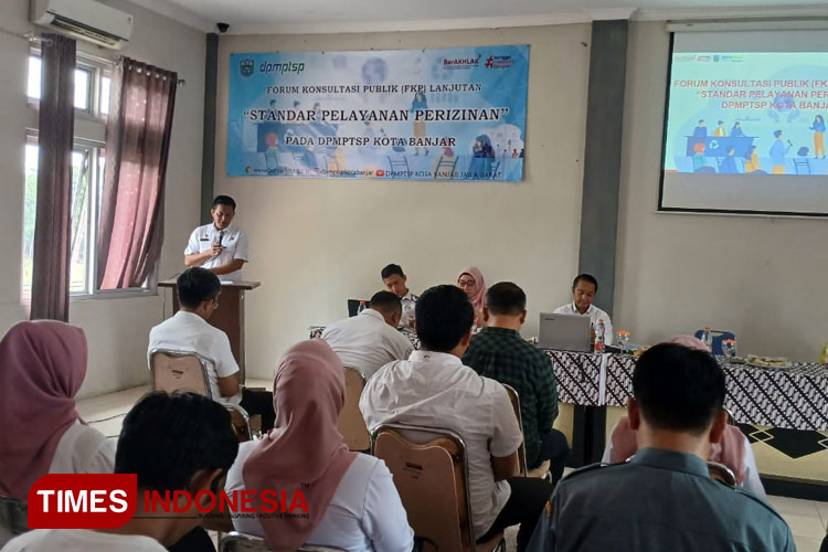 Diskusi publik digelar DPMPTSP Kota Banjar terkait standar pelayanan perizinan. (Foto: Susi/TIMES Indonesia)
