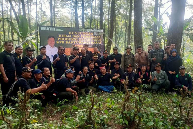 Kadivre Perhutani Jatim, Wawan Triwibowo, gelar kunjungan kerja ke Perhutani KPH Banyuwangi Barat. (Foto : Dokumentasi TIMES Indonesia)