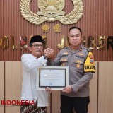 Bantu Atasi Pendemo, Disnaker Beri Penghargaan kepada Polres Jember