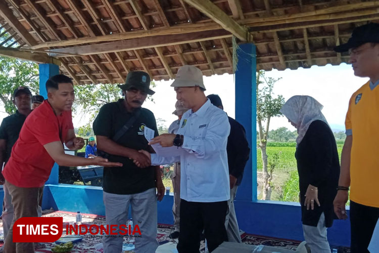 Wujudkan Ketahanan Pangan, Empat Kelompok Tani di Desa Kertonegoro Mendapat Bantuan Pompa Air