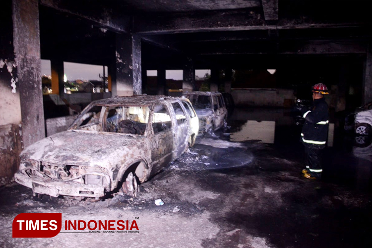 85 Persen Pasar Comboran Malang Terbakar, Belasan Mobil Dilaporkan Hangus