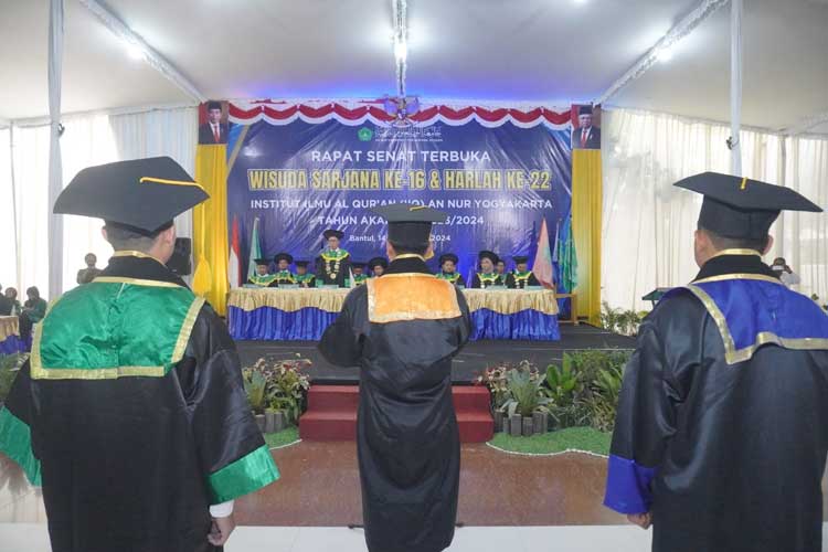 Prosesi-wisuda-2.jpg