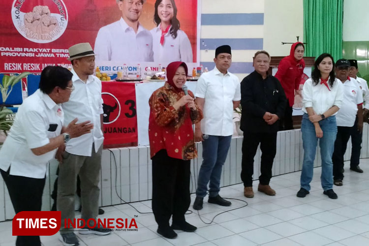 Janji Risma Saat Bertemu Relawan di Malang: Insyallah Sekolah Jatim Gratis