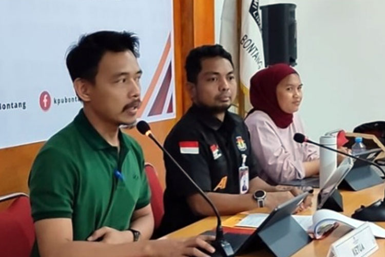 Ketua KPU Bontang, Muzarrobby Renfly (Foto: KPU Bontang)