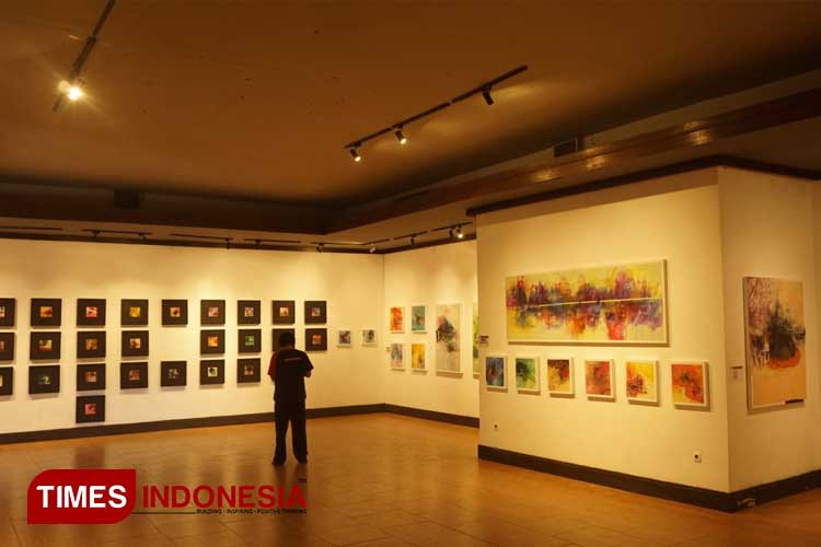 Pameran Fusion, Dua Seniman Unjuk 101 Karyanya di Galeri Raos Kota Batu