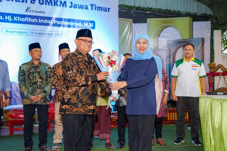 Ribuan-insan-koperasi-dan-pelaku-UMKM-se-Jawa-Timur-b.jpg