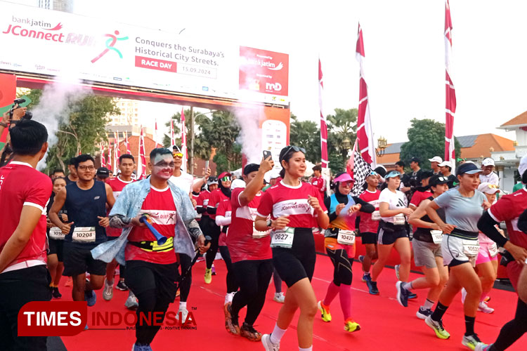 Ribuan Peserta Meriahkan J-Connect Run 2024 di Kota Surabaya