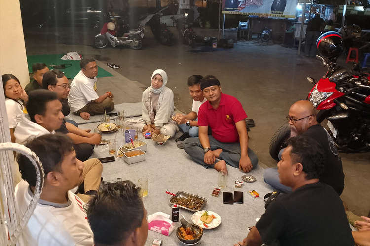 Hadirkan Politik Lebih Dekat dengan Rakyat, Mas Marrel Bangun Soliditas di Angkringan