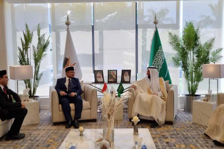 Menag Teken Kesepakatan Sertifikasi Halal di Italia, Lanjut Hadiri Forum Perdamaian di Prancis