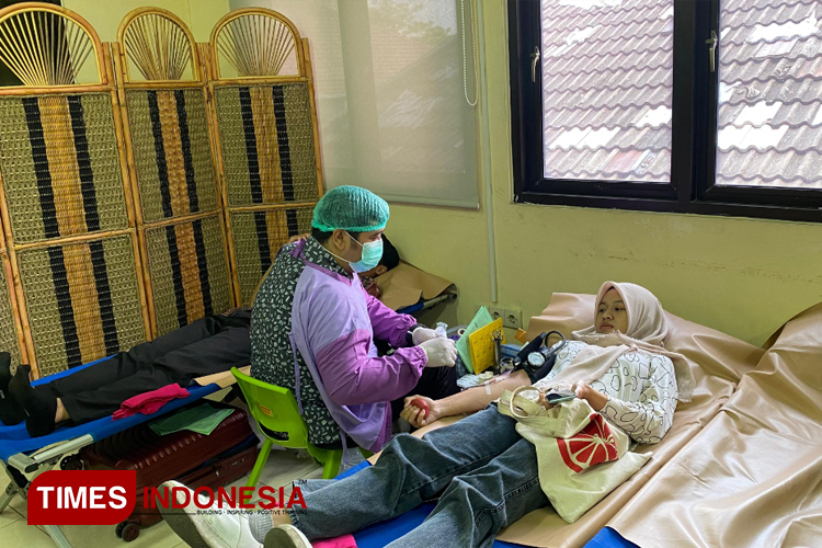 Memperingati Hari Palang Merah Indonesia, BEM FTP UB Gelar Donor Darah