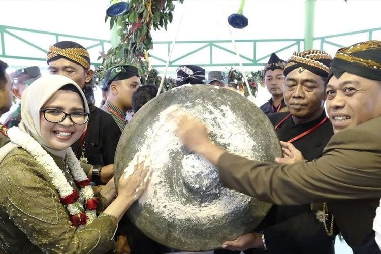 Pemkab Blitar Gelar Siraman Gong Kiai Pradah, Lestarikan Tradisi Budaya dan Tingkatkan Ekonomi Warga