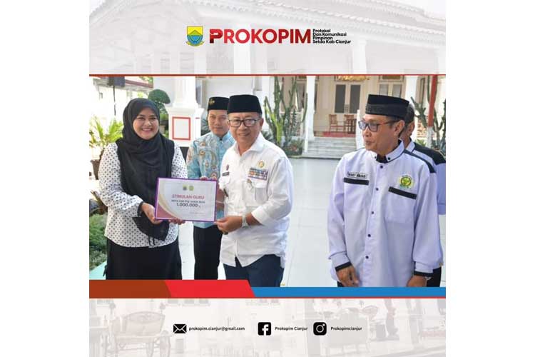 Serahkan Dana Stimulan Guru, Bupati Cianjur Sebut Pentingnya Pendidikan Anak