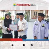 Serahkan Dana Stimulan Guru, Bupati Cianjur Sebut Pentingnya Pendidikan Anak