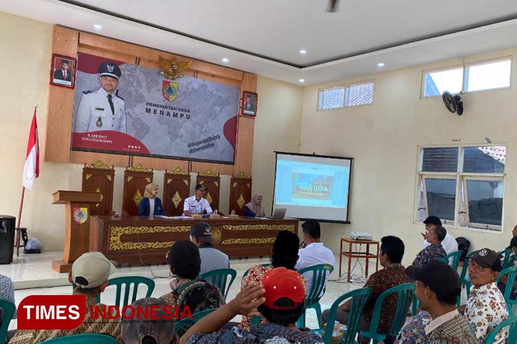 PN Jember Bersama Mahasiswa UIN KHAS Edukasi Warga tentang Sidang Online