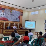 PN Jember Bersama Mahasiswa UIN KHAS Edukasi Warga tentang Sidang Online