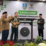 Launching Program Penguatan Modal UMKM Baznas se-Jatim, Pj Gubernur Adhy: Upaya Kurangi Kemiskinan