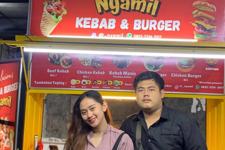 Sukses Muda Bersama Alfamart, Pasangan Ini Raup Puluhan Juta per Hari dari Kebab dan Burger