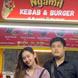 Sukses Muda Bersama Alfamart, Pasangan Ini Raup Puluhan Juta per Hari dari Kebab dan Burger