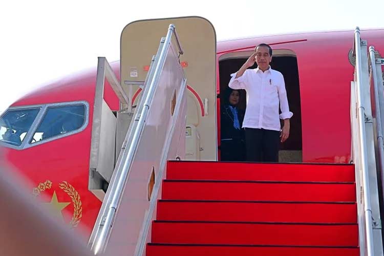 Presiden Jokowi Resmikan Jalan Tol dan Hadiri Kongres ISEI di Jawa Tengah