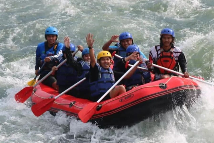 Serunya Sport Tourism di Petualangan Arung Jeram Bareng Gigili Rafting Majalengka