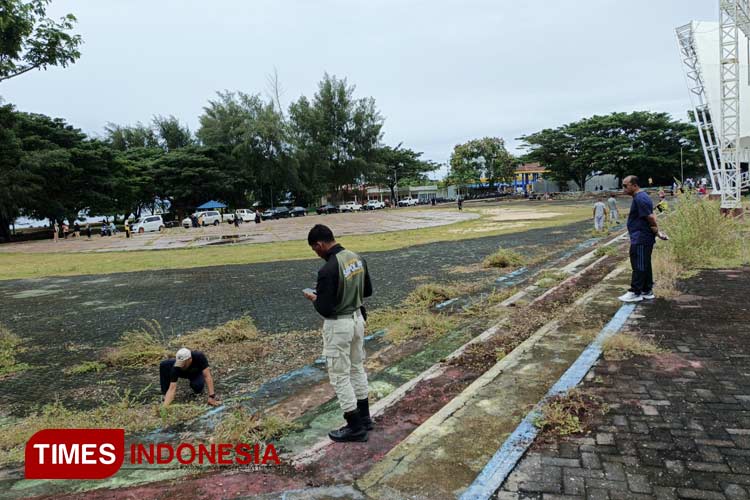 Pimpin Bakti Sosial Bersihkan Lokasi Ex Sail, Pj Bupati Burnawan: Pimpinan OPD yang Tidak Patuh Dievaluasi